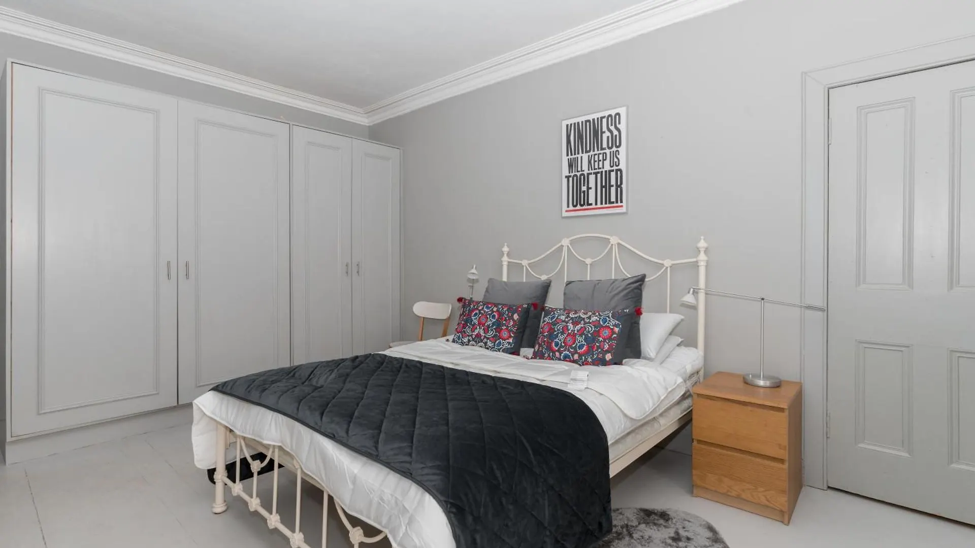 Beautiful & Bright 2Bd Flat - Haymarket 爱丁堡 0*,