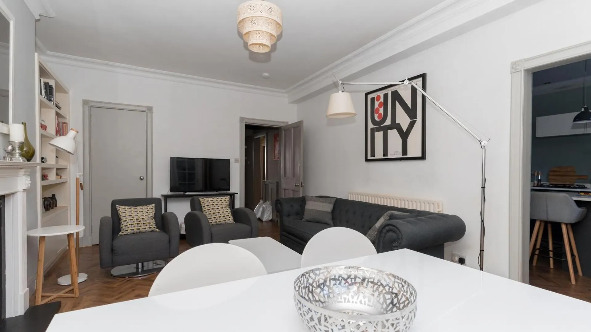 Beautiful & Bright 2Bd Flat - Haymarket Edinburgh 0*,  United Kingdom